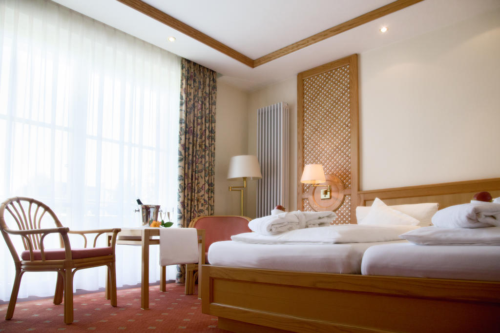 Thermenhotel Quellenhof Bad Füssing Rum bild