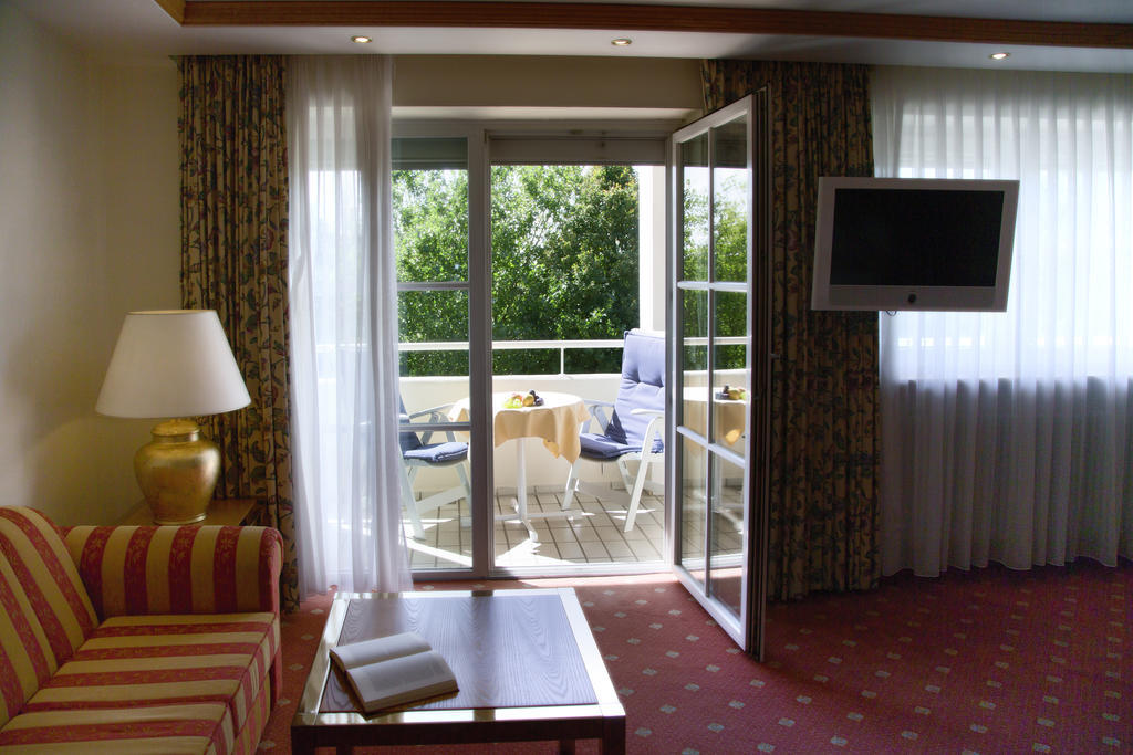 Thermenhotel Quellenhof Bad Füssing Rum bild